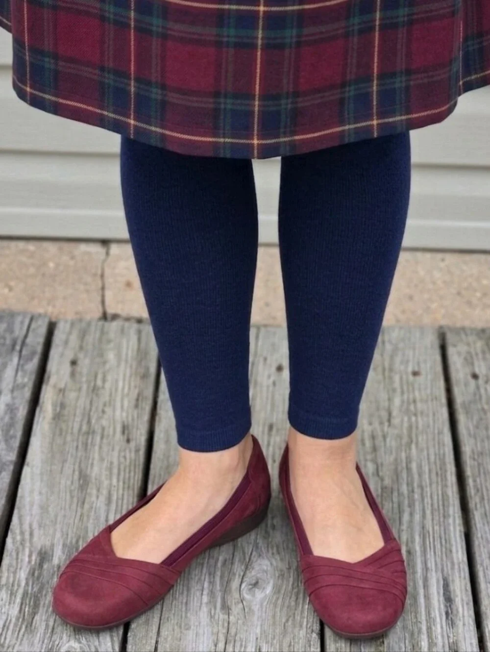 Abeo New Comfort Flats Shoes Sz 8 Maroon Suede 